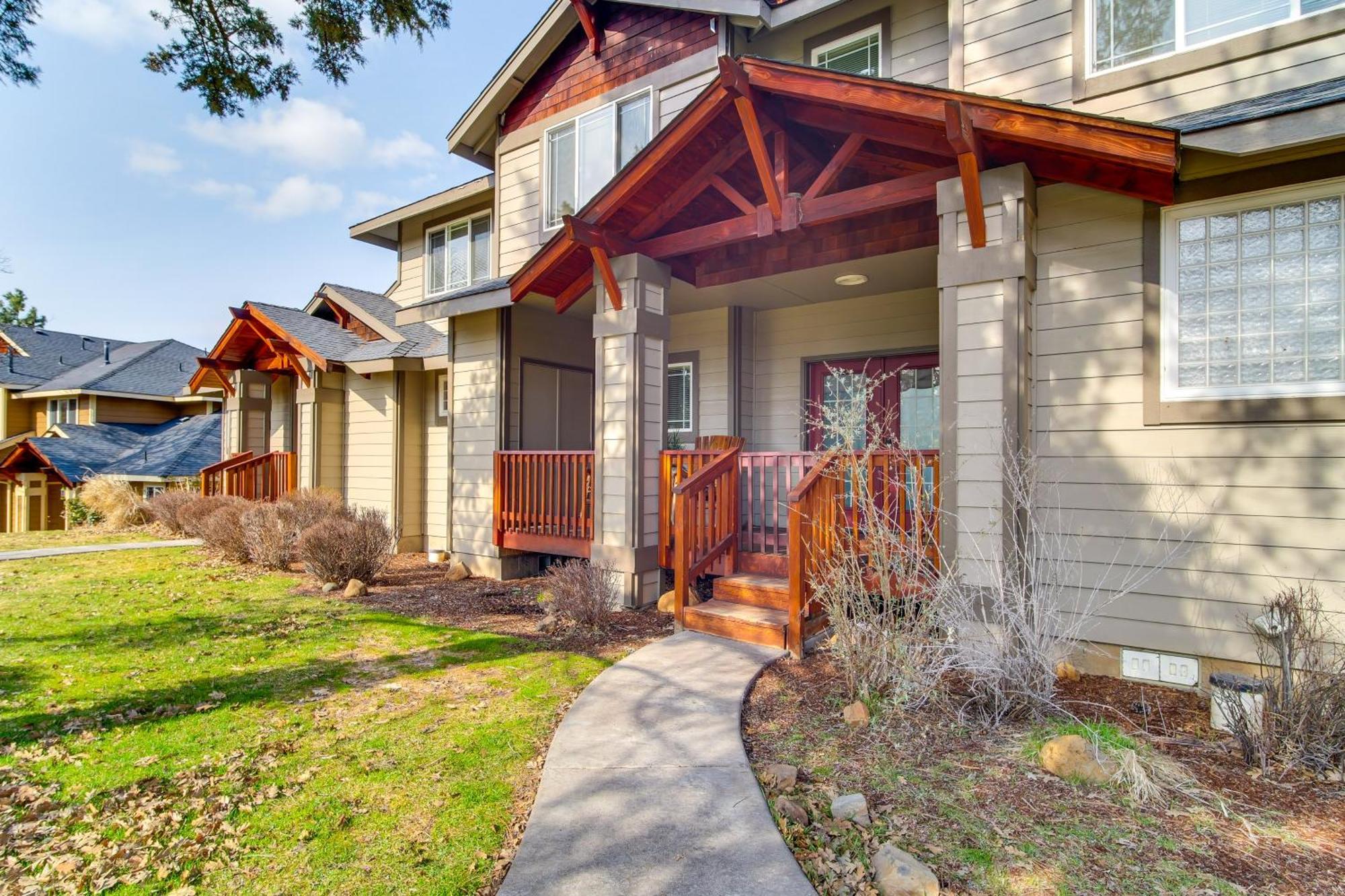 Klamath Falls Getaway With Pool And Hot Tub Access! Exterior photo