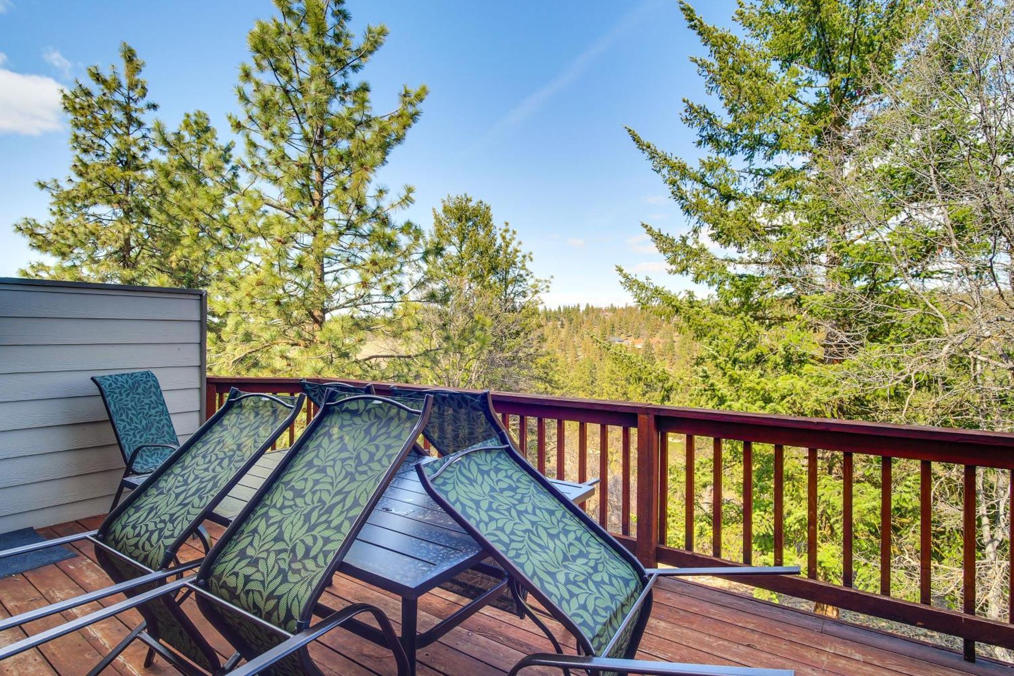 Klamath Falls Getaway With Pool And Hot Tub Access! Exterior photo