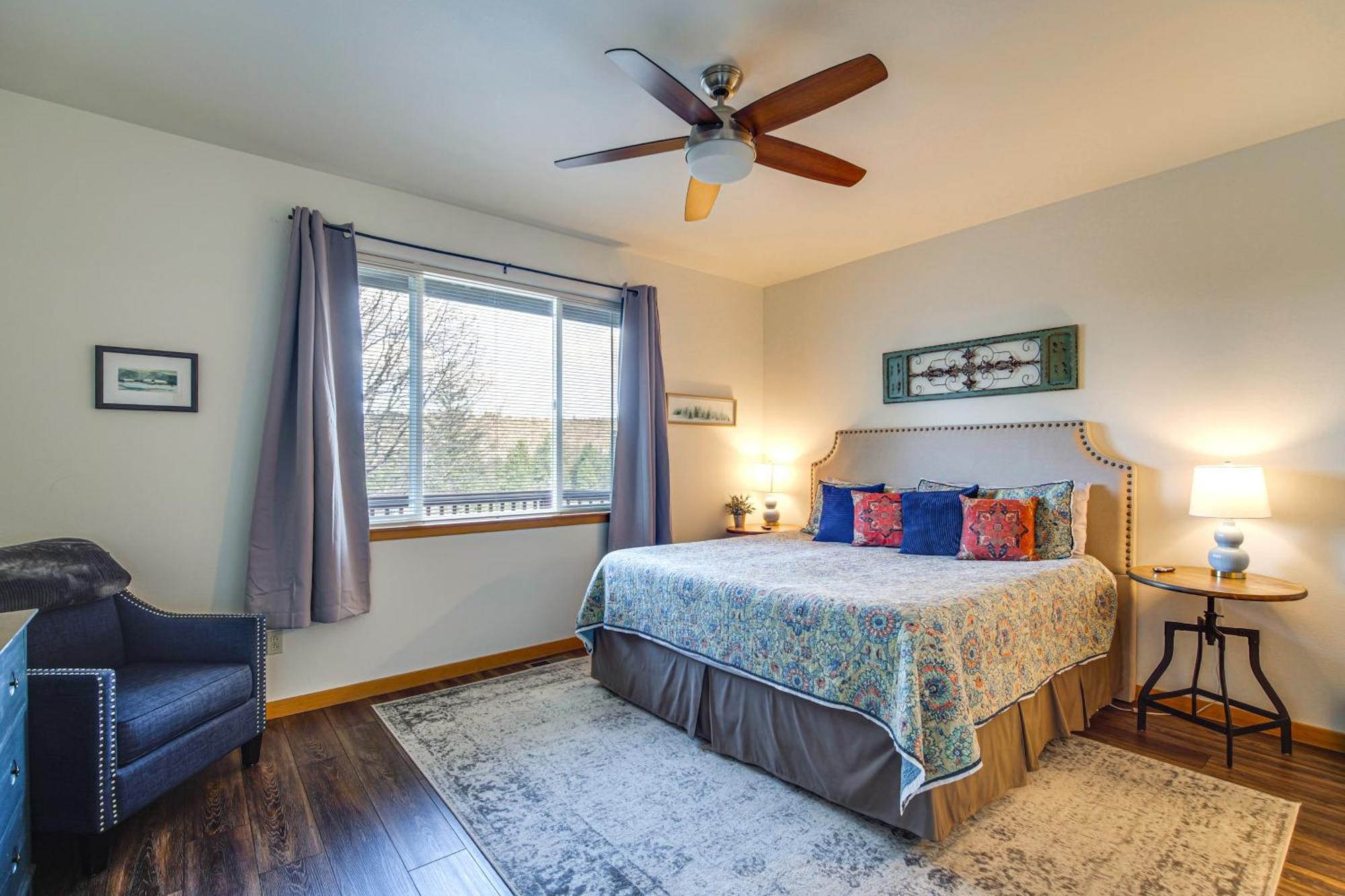 Klamath Falls Getaway With Pool And Hot Tub Access! Exterior photo